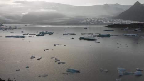 Island-Gletscher-Drohne-Mit-Person-Erschossen