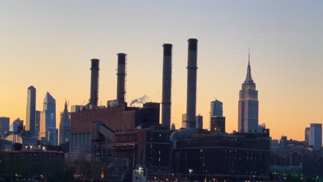 Silhouette-New-York-City-Skyline-Stadtbild-Bei-Sonnenuntergang-Golden-Hour-Blick-Vom-Hudson-River
