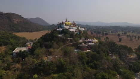 Simalai-Songtham-Tempel,-Khao-Yai,-Pak-Chong,-Thailand