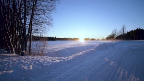 Frühe-Morgenstunden-Im-Winter-In-Einem-Nordischen-Land,-Sonnenaufgang