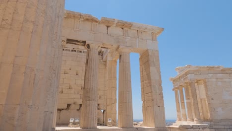 Monumental-gateway,-Propylaea,-that-serves-as-the-entrance-to-the-Acropolis-of-Athens,-Greece
