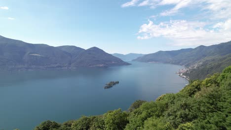 Isla-Idílica-Brissago-En-El-Maravilloso-Panorama-Montañoso-En-Ticino,-Antena