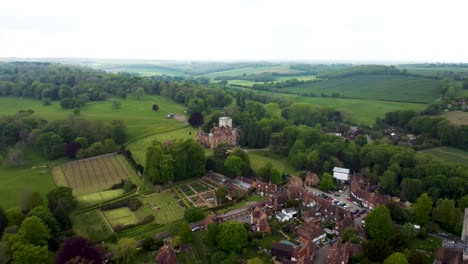 Panning-away-from-Chilham-Castle-in-Kent