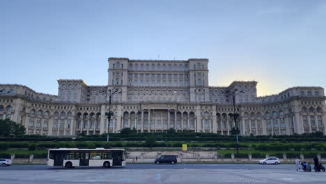 Parliament-building-at-sunset,-Bucharest-Romania