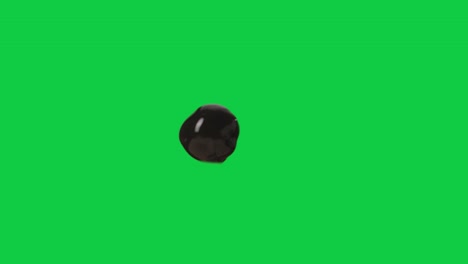 Isolierte-Glänzende-Tapioka-Perle,-Die-Sich-Langsam-Direkt-Vor-Dem-Grünen-Bildschirm-Bewegt