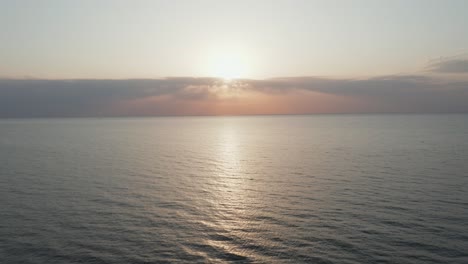Antenne:-Ruhige-Und-Romantische-Ostsee-An-Einem-Schönen-Frühlingsabend-Mit-Sonnenuntergang
