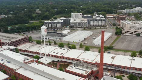 Lucky-Strike-Towers-In-Der-Renovierten-Tabakverarbeitungsfabrik