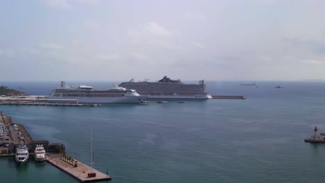 2-Cruise-ships-anchoring-in-the-harbor