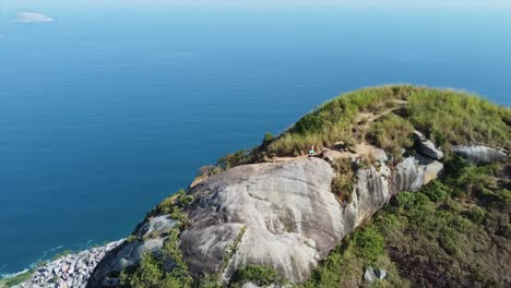 Dois-Irmaos-Hike-Overview-Pan-Shot-Overlooking-Ipanema-Beach-Rio-de-Janeiro,-Brazil-by-Drone-4k-Aerial-Nature-+-Travel