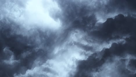 4k-Dramatic-Clouds-in-the-sky