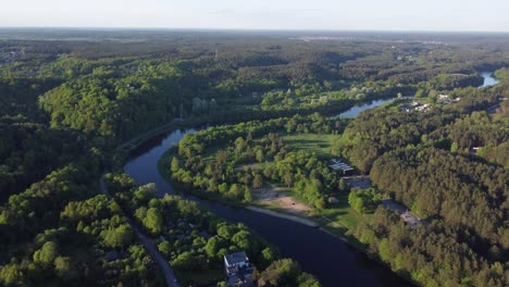 River-Neris-Flyby-in-Verkiu-Regioninis-Parkas-in-Vilnius,-Lithuania