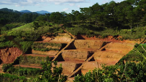 Excavaciones-De-Tierra-Para-Fines-Agrícolas-En-Vietnam