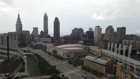 Cleveland,-Ohio-skyline-drone-video-moving-down