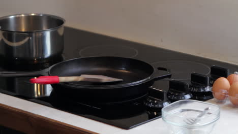 Cooking-utensils-for-egg-meal