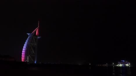 Burj-Al-Arab-Jumeirah-Bei-Nacht