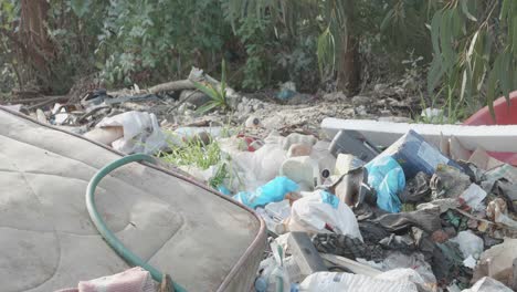 Verschmutzte-Umwelt-Mit-Müll