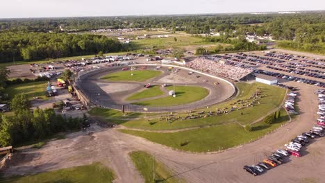 Sports-Vehicles-Compete-At-Flat-Rock-Speedway-On-Stock-Car-Racing-Competition-In-Michigan,-USA