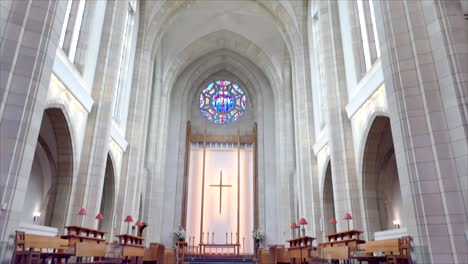 Aufnahme-Einer-Religiösen-Christlichen-Oder-Katholischen-Kapelle-Und-Eines-Altars-Für-Gläubige