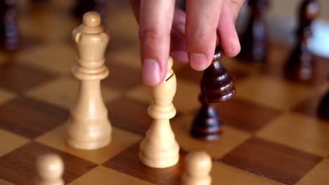 Yuriy-Schachfiguren