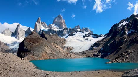 Ein-Zeitraffer-Von-Wolken-über-Dem-Berg-Fitz-Roy-In-Patagonien-Argentinien