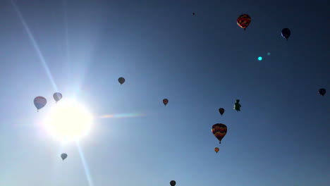Pan-of-the-sky-filled-with-hot-air-balloons