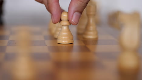 Yuriy-Schachfiguren