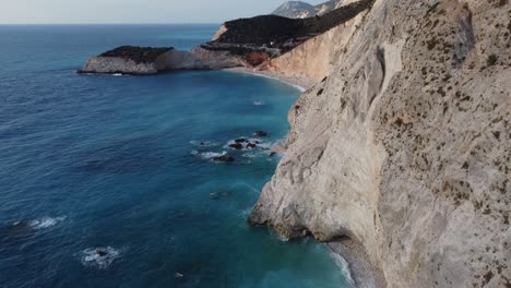 Thrilling-flight-next-to-precipitous-cliffs-of-Porto-Katsiki-beach,-Lefkada