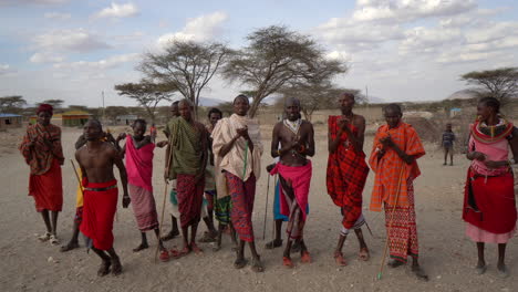 Die-Farben-Sind-Ein-Traditionelles-Samburu-Jäten