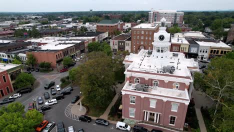 aerial-push-over-murfreesboro-tennessee,-rutherford-county-courthouse