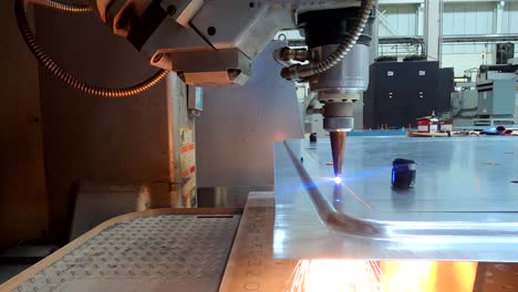 5-axis-Robot-Arm-used-to-for-Laser-cutting-stamped-part-for-prototype-vehicle---Filmed-in-4K