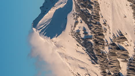 Wolken-Wehen-Um-Den-Gipfel-Im-Avoriaz-skigebiet-In-Den-Französischen-Alpen