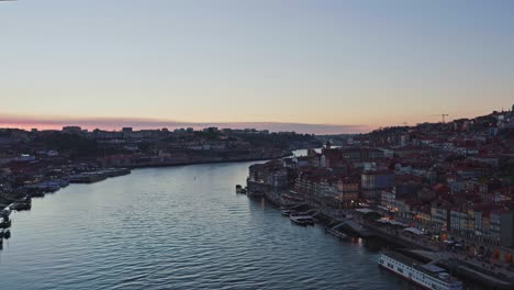 Porto-Und-Der-Douro-Bei-Sonnenuntergang