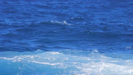 Rough-and-choppy-ocean-waves-heading-towards-the-shoreline
