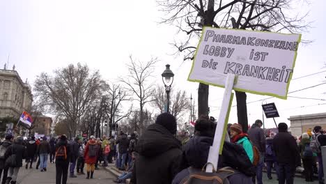 Anti-Big-Pharma-Schild-Bei-Anti-Vax-Protesten-In-Wien,-Österreich