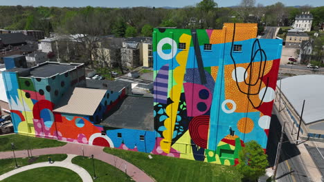 Modern-contemporary-colorful-art-painted-on-building