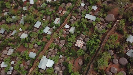 Traditional-Konso-town-in-Ethiopia,-buildings-and-roads