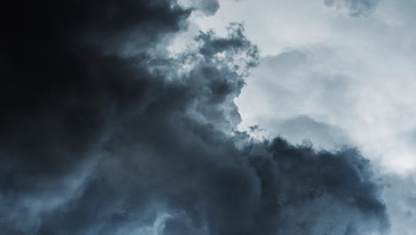 Gewitter,-Dunkle-Kumulonimbuswolken,-Die-Sich-Mit-Blitzschlag-Am-Himmel-Bewegen