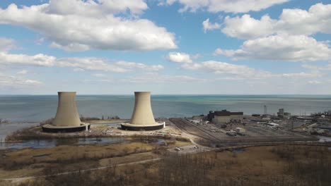 Enrico-Fermi-II-nuclear-power-plant-in-Michigan,-aerial-drone-view