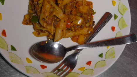 ready-to-eat-yami-yami-pasta-on-plate