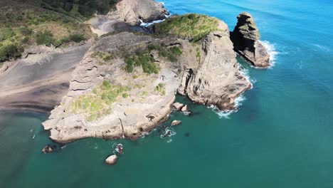 Rocky-cliffs-of-New-Zealand