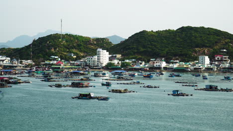 Static-view-of-a-bay-in-Binh-Hung-island