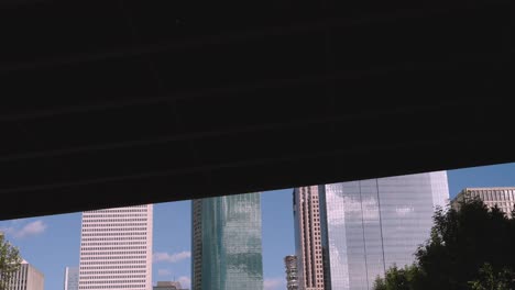 Vista-De-ángulo-Bajo-De-Rascacielos-En-El-Centro-De-Houston