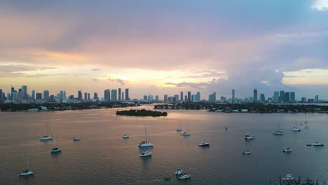 Colorful-Sunset-Time-Lapse-of-Boats-in-Miami,-Florida-Ocean-Harbor