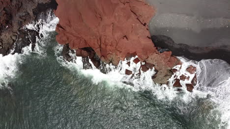High-cliffs-at-the-ocean-in-Spain