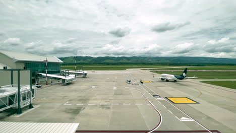 Aufnahme-Eines-Verkehrsflugzeugs-Bereit-Zum-Abheben-In-Chiapas,-Mexiko