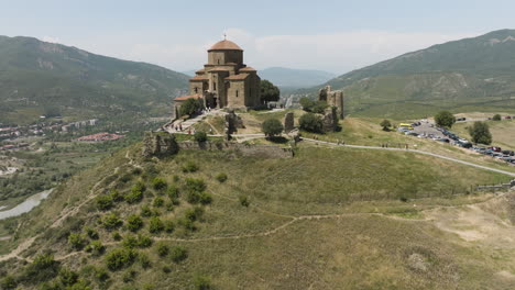 Mountaintop-Monastery-Of-Jvari-Near-Mtskheta-In-Eastern-Georgia