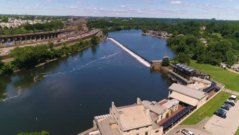 Aerial-Shot-of-Schuylkill-River-and-Fairmount-Waterworks