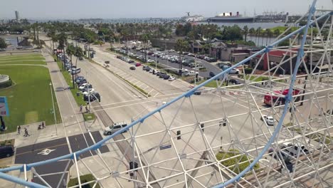 Eine-Luftaufnahme-über-Downtown-Long-Beach