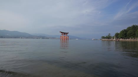 Miyajima-main-tori-at-sea-view