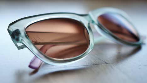 Rack-focus-of-cat-eye-sunglasses-on-display